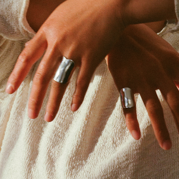 Natāra Groundform Long Ring